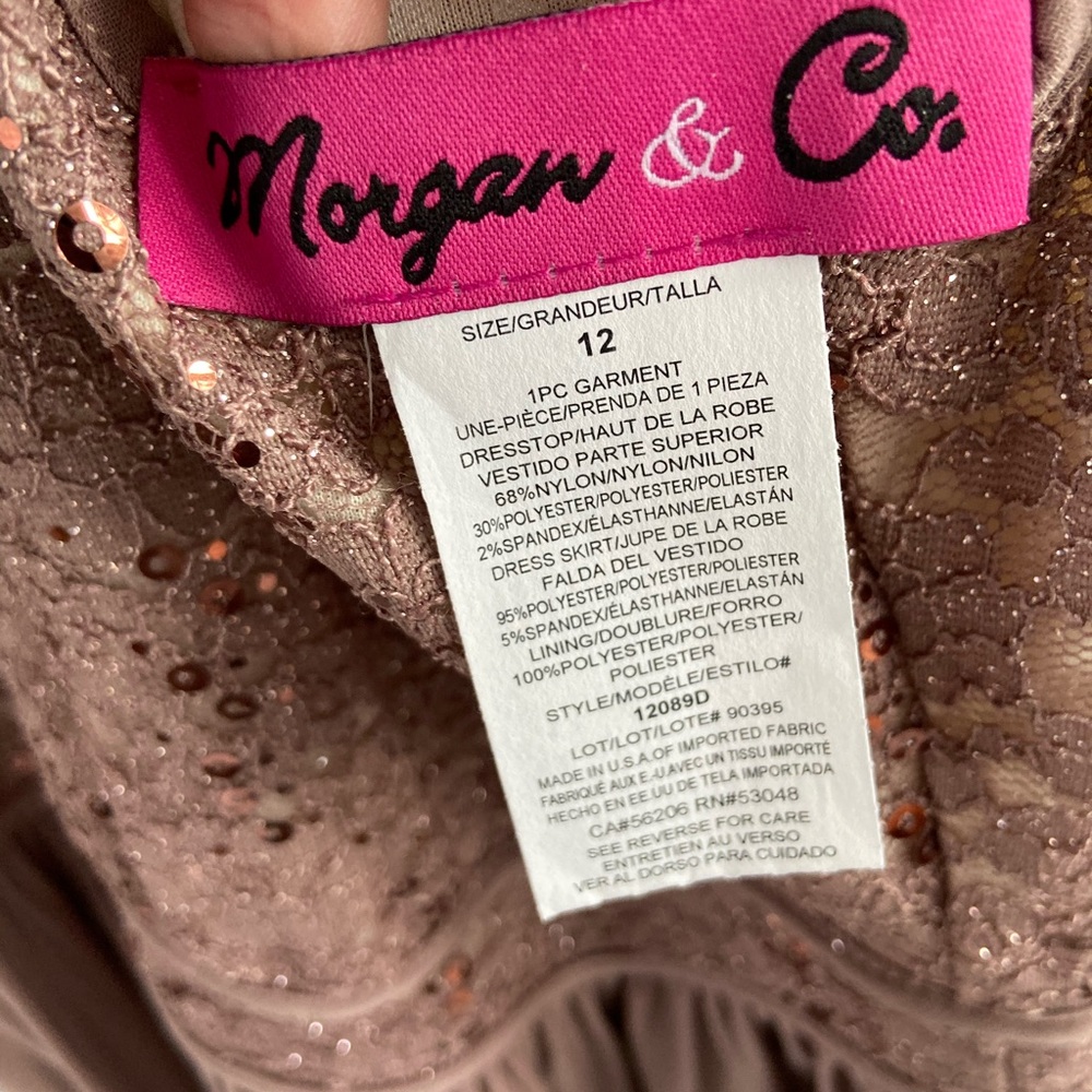 Gorgeous Keyhole gown! NWOT Smoke free home! - Picture 7 of 8